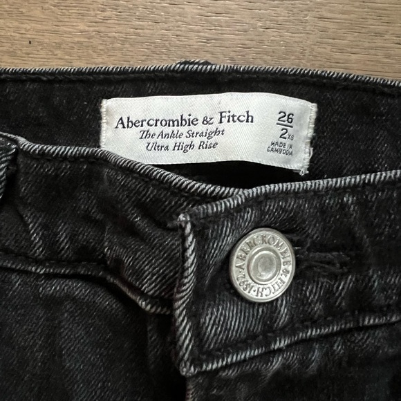 Abercrombie & Fitch Ankle Straight Ultra High Rise Ankle Straight Jean - Picture 2 of 7